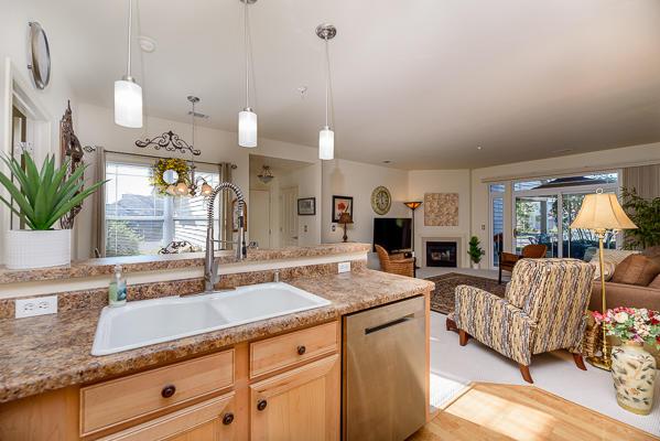 9313 S Cobblestone Way #D, Franklin, WI 53132