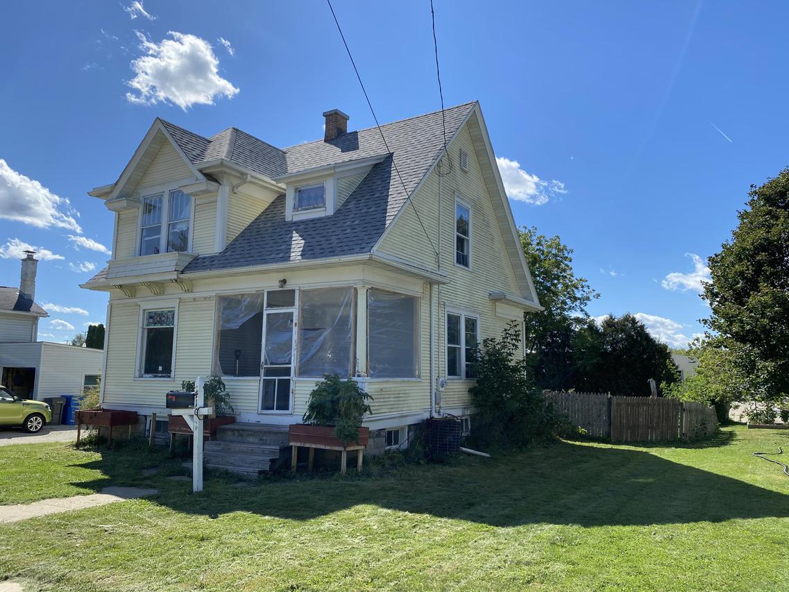 410 S Montgomery St., Watertown, WI 53094