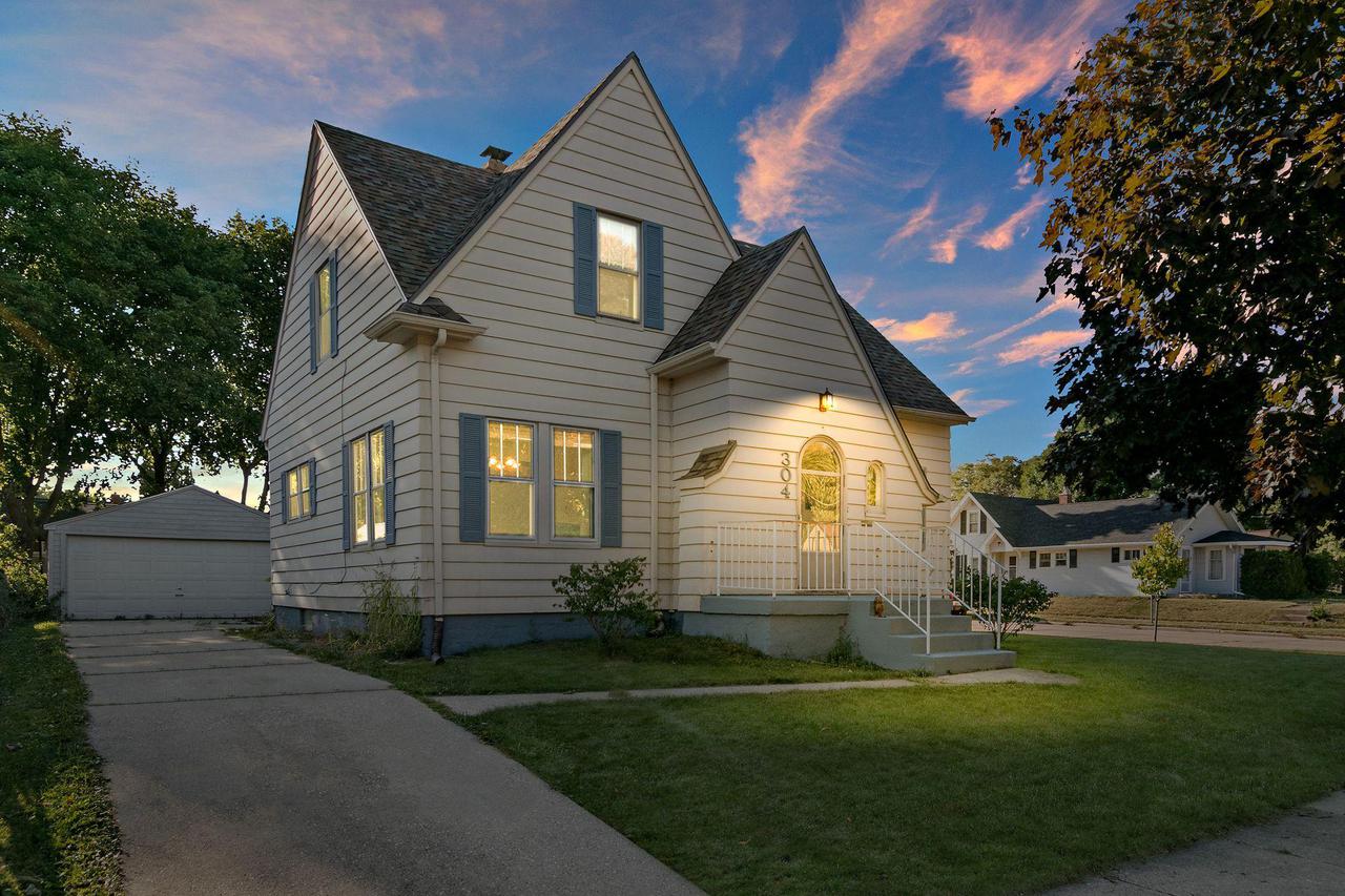 304 Blaine Ave., Racine, WI 53405