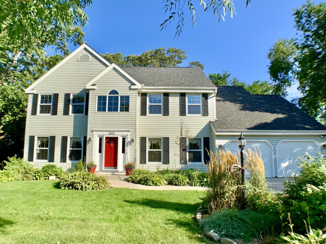 2615 Faringdon Ct., Waukesha, WI 53188