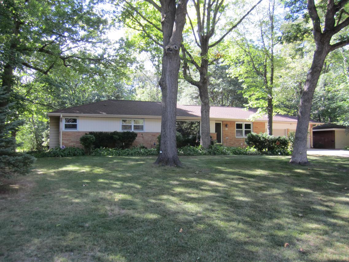 3075 S 149th St, New Berlin, WI 53151