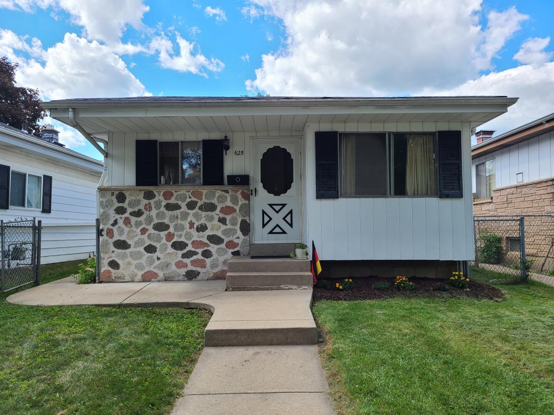 625 S 66th St., Milwaukee, WI 53214