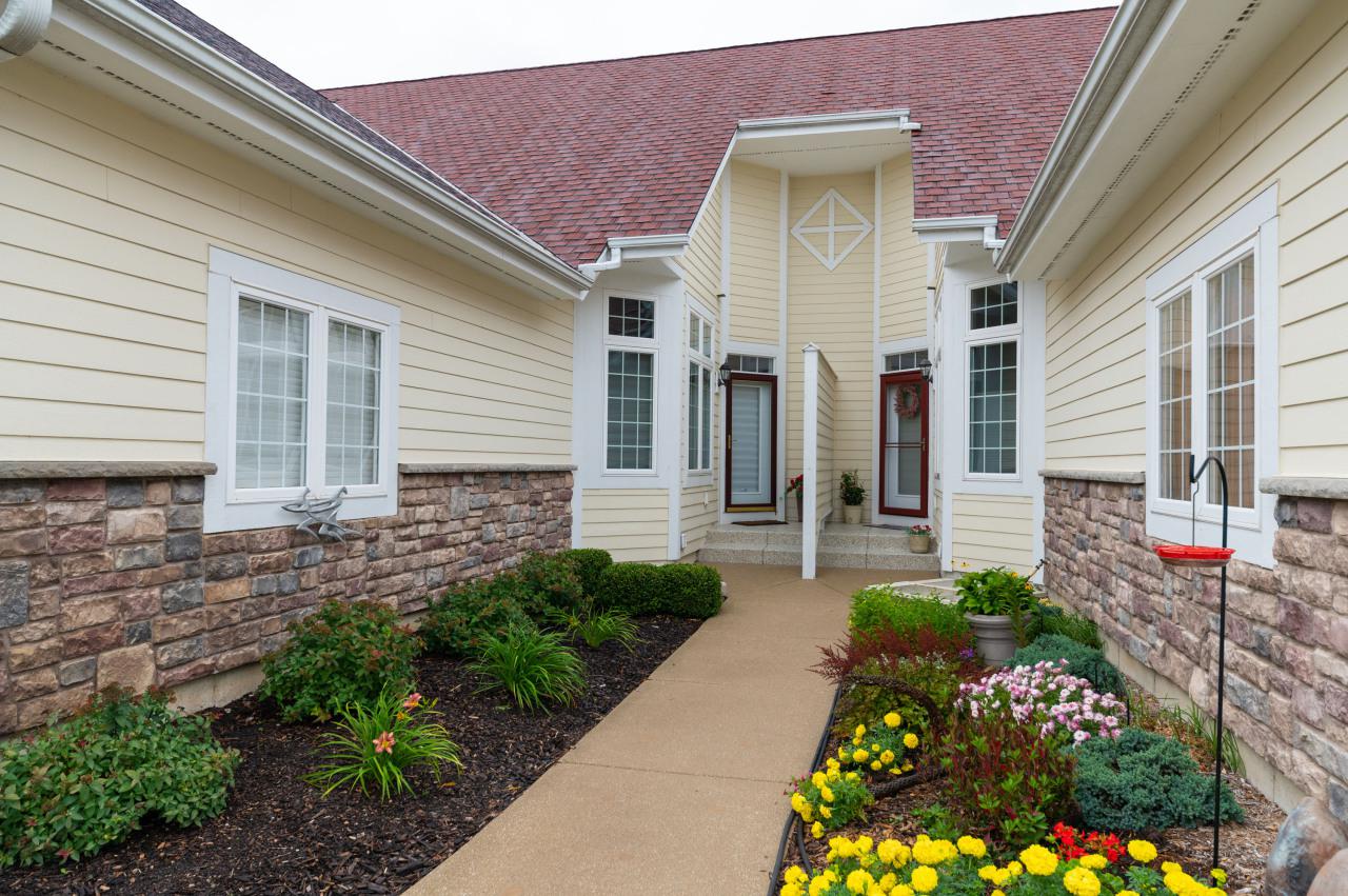 3971 S Fohr Dr., New Berlin, WI 53151