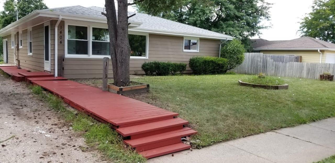 1404 Oakdale Dr., Waukesha, WI 53189