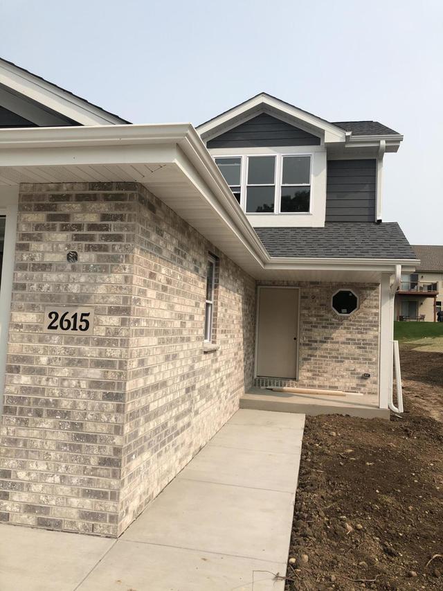 2615 Salisbury Rd, West Bend, WI 53090