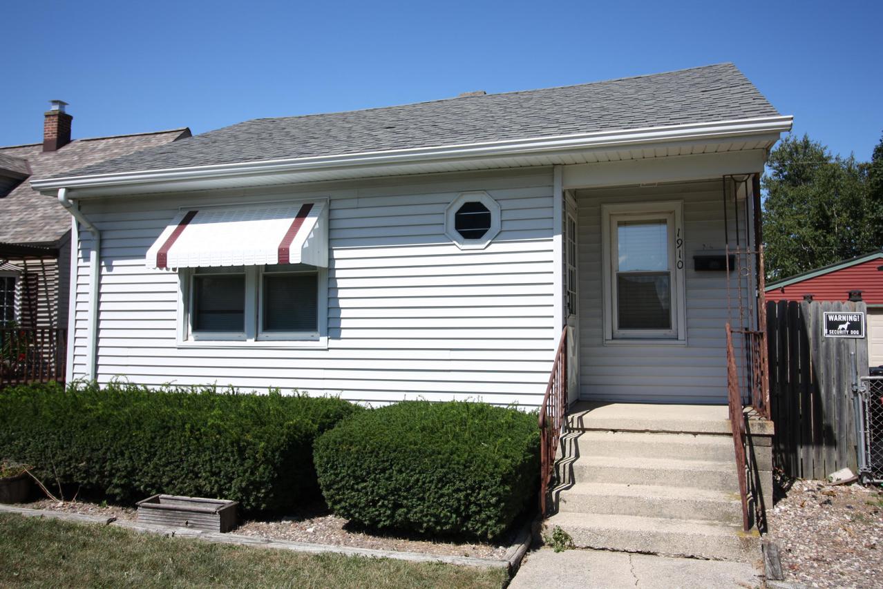 1910 Jerome Blvd., Racine, WI 53403