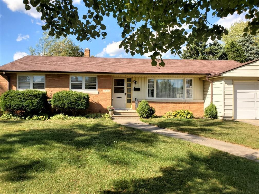 2008 32nd St, Kenosha, WI 53140