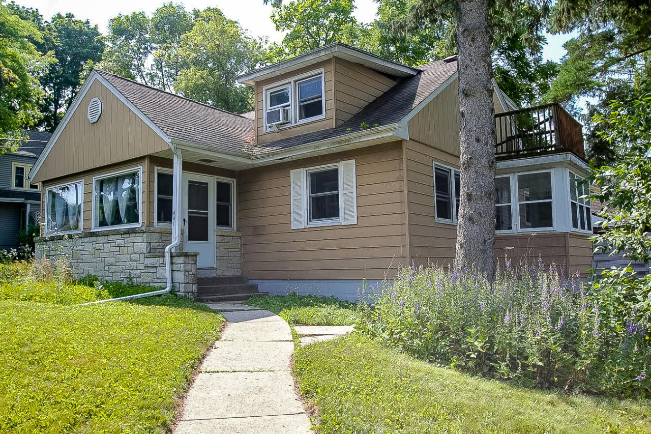 401 E College Ave., Waukesha, WI 53186
