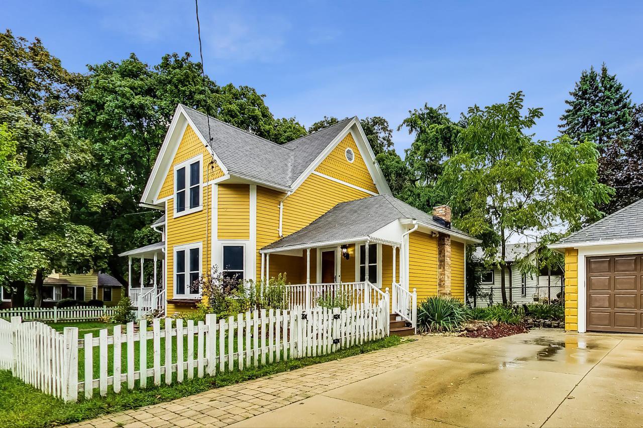 943 Crawford St., Lake Geneva, WI 53147