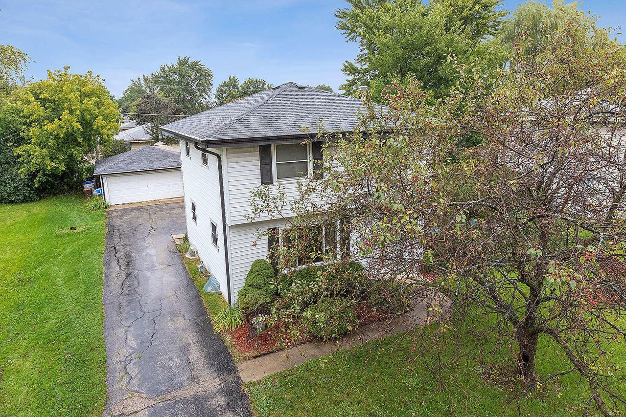 7916 W Mill Rd, Milwaukee, WI 53218