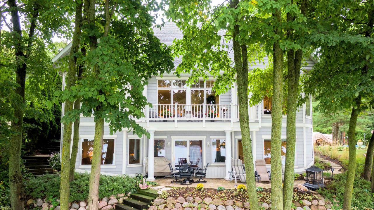 23409 N Shore Dr, Dover, WI 53139