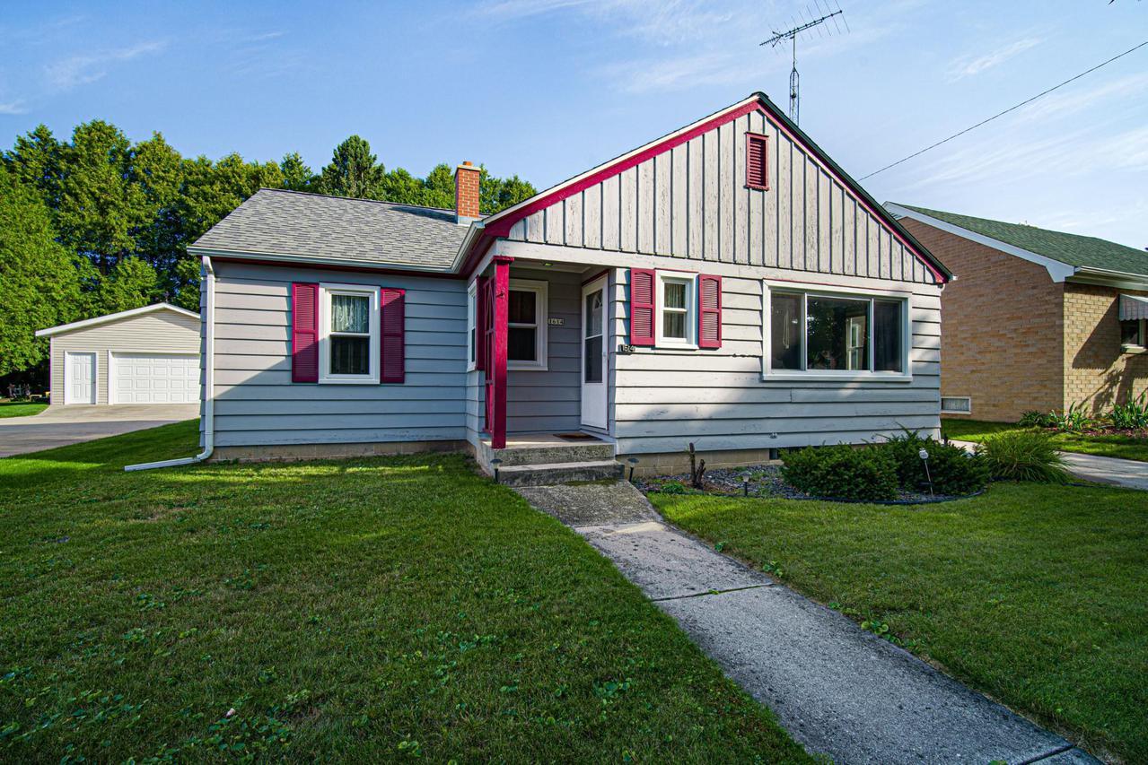 1614 Green St., Manitowoc, WI 54220