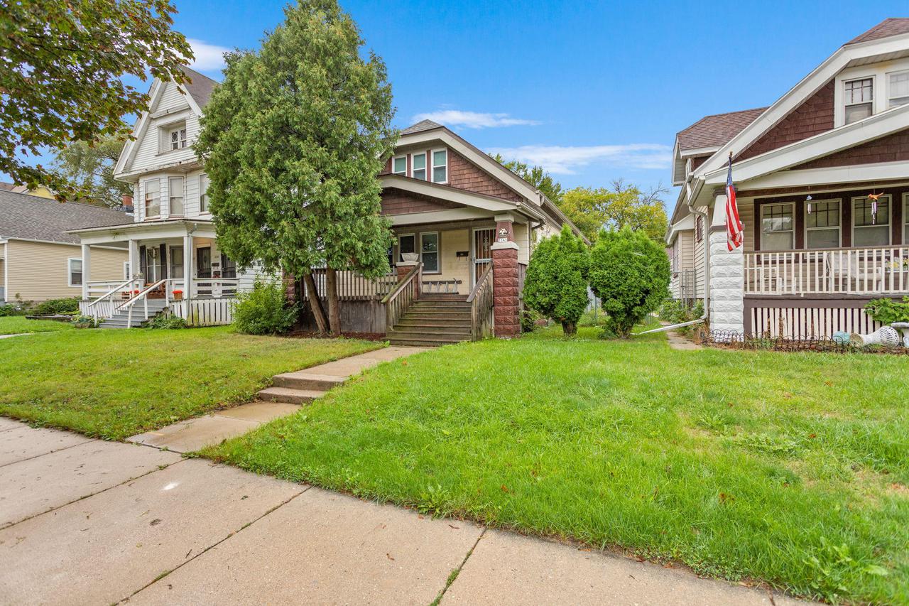 5345 N 35th St, Milwaukee, WI 53209
