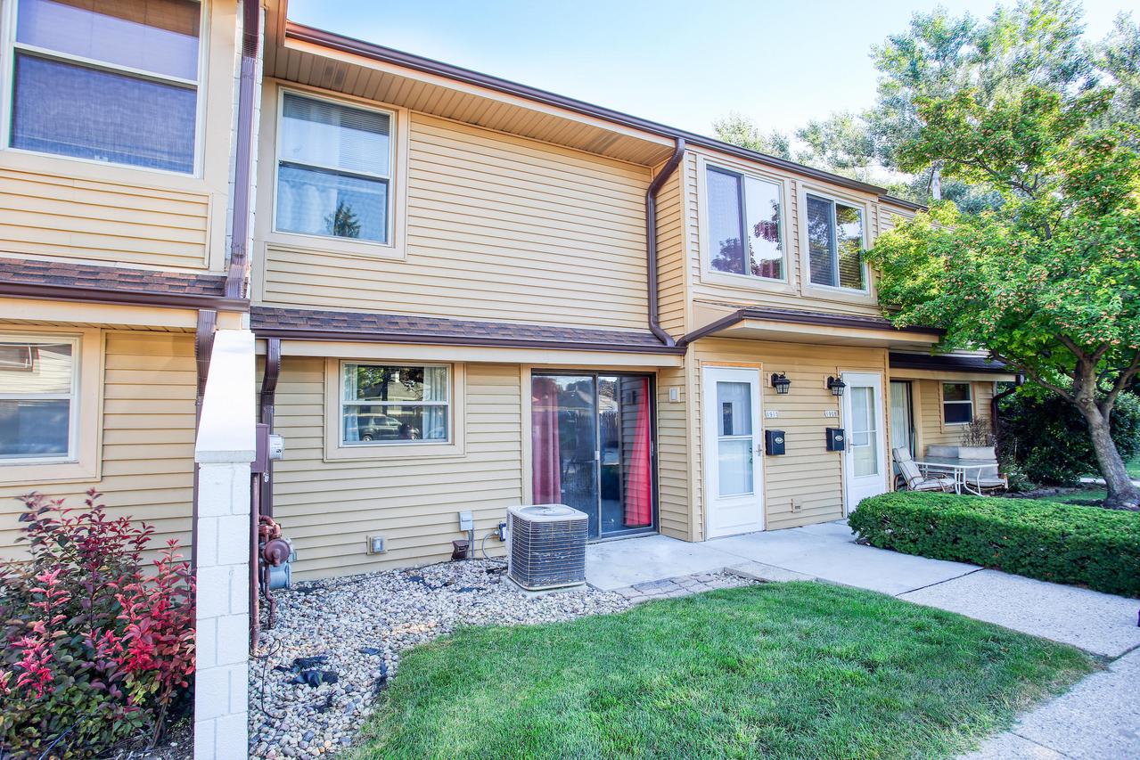 1910 W Salem St, Milwaukee, WI 53221