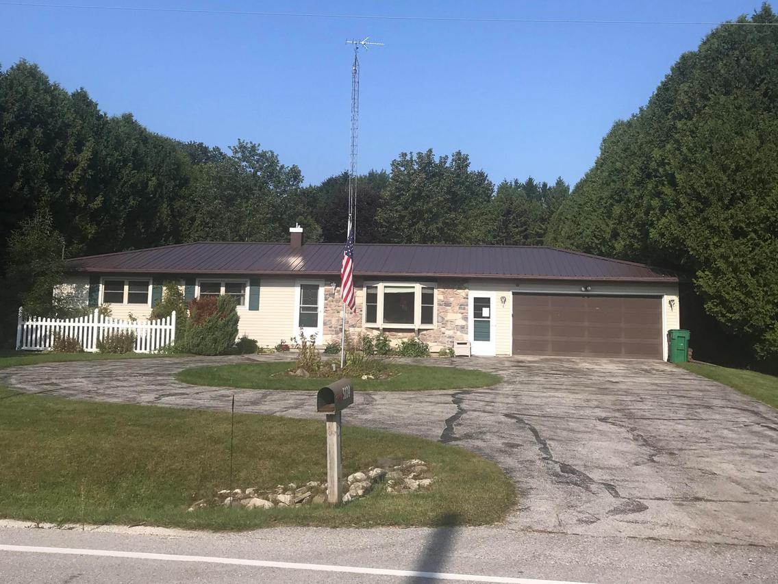 5134 S 10th St., Manitowoc, WI 54220