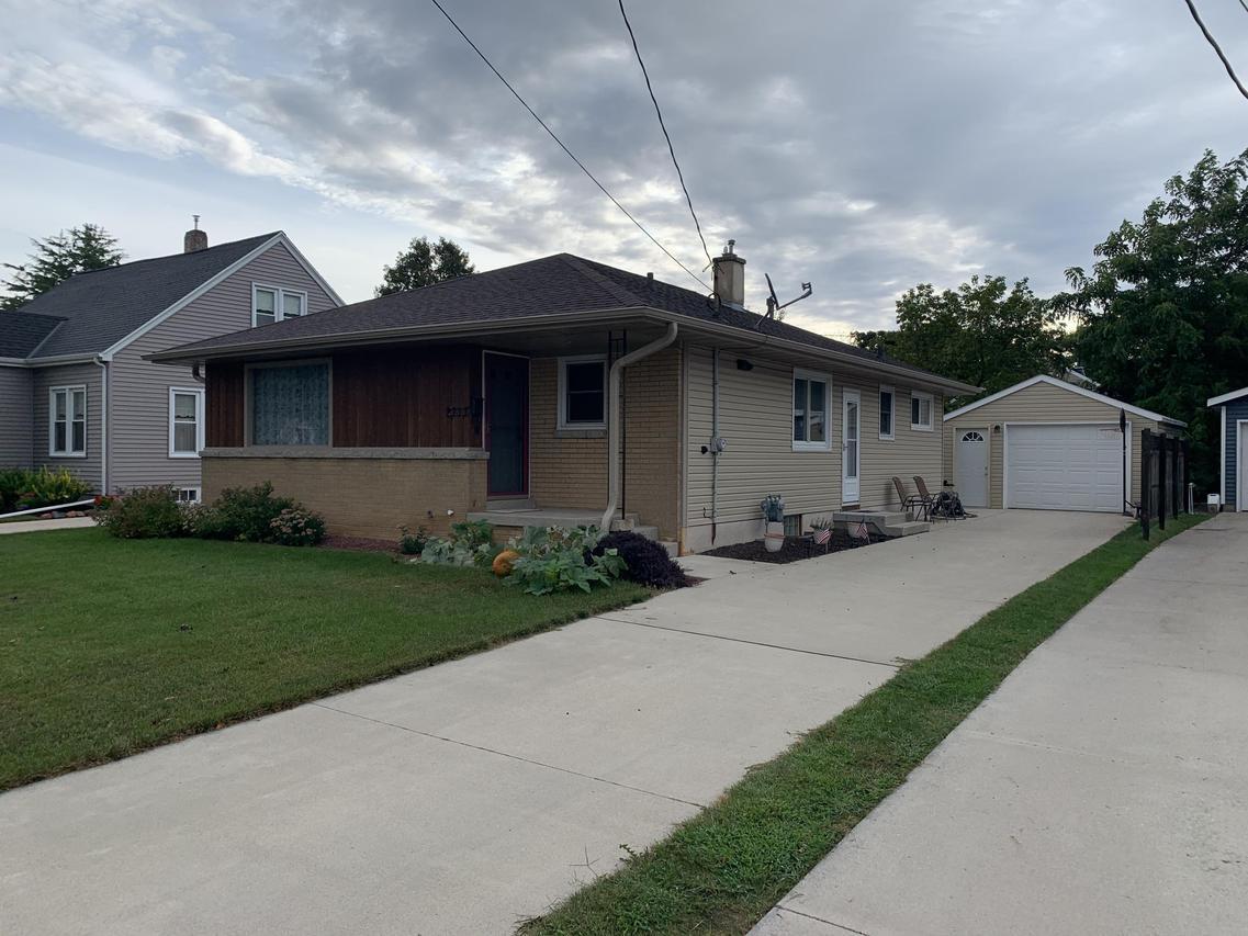 1333 S 21st St., Manitowoc, WI 54220