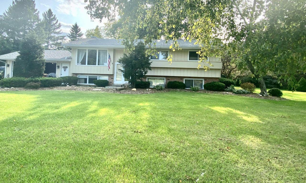 3240 Taurus Dr, Caledonia, WI 53406