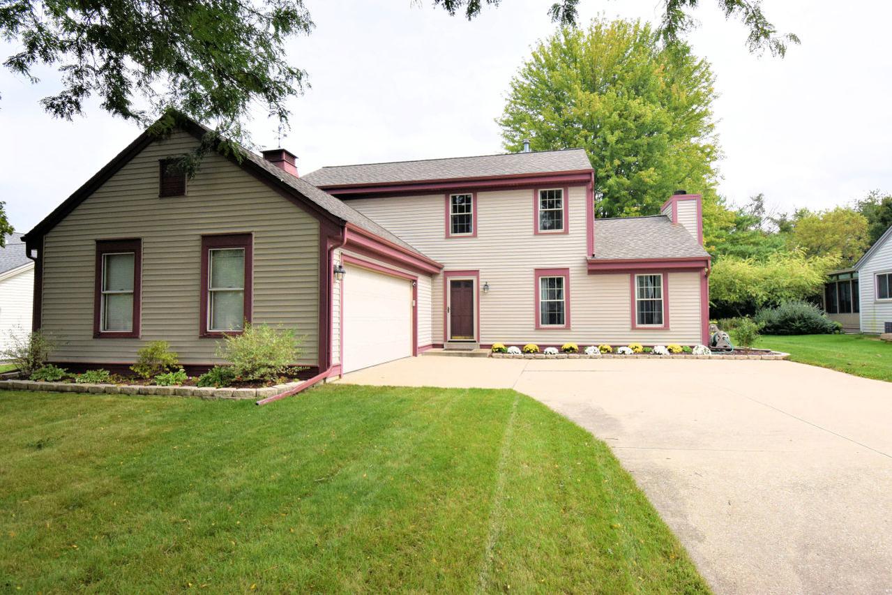 1263 River Park, Mukwonago, WI 53149