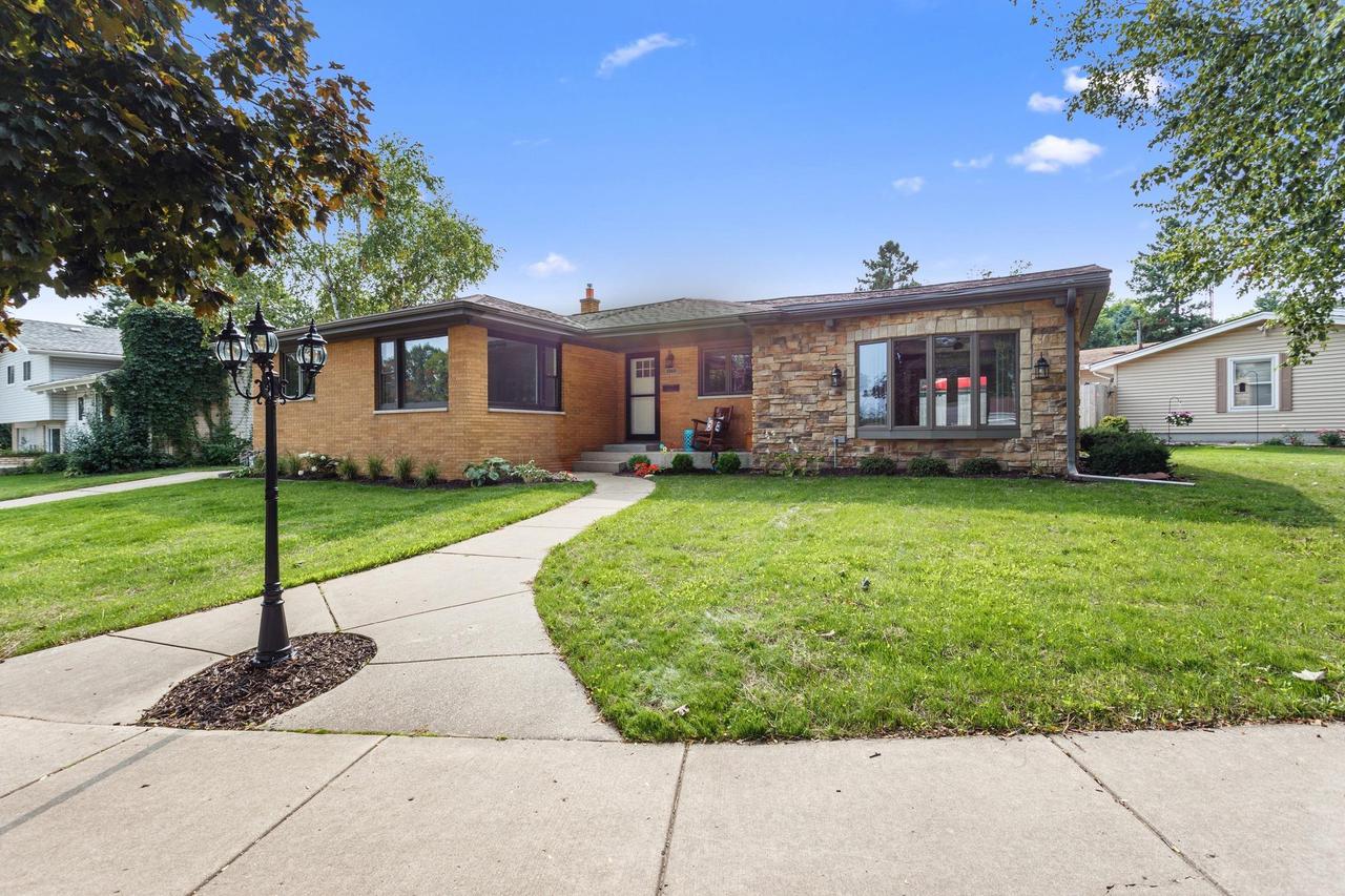 3781 St Andrew Blvd., Racine, WI 53405