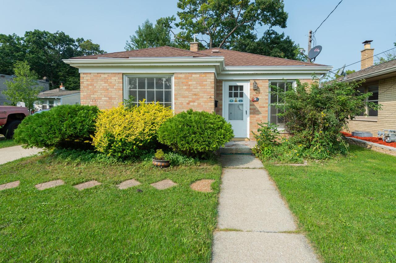 420 Blaine Ave., Racine, WI 53405