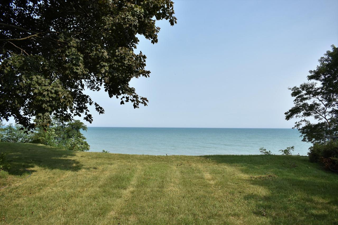 4033 Sheridan Rd, Mount Pleasant, WI 53403
