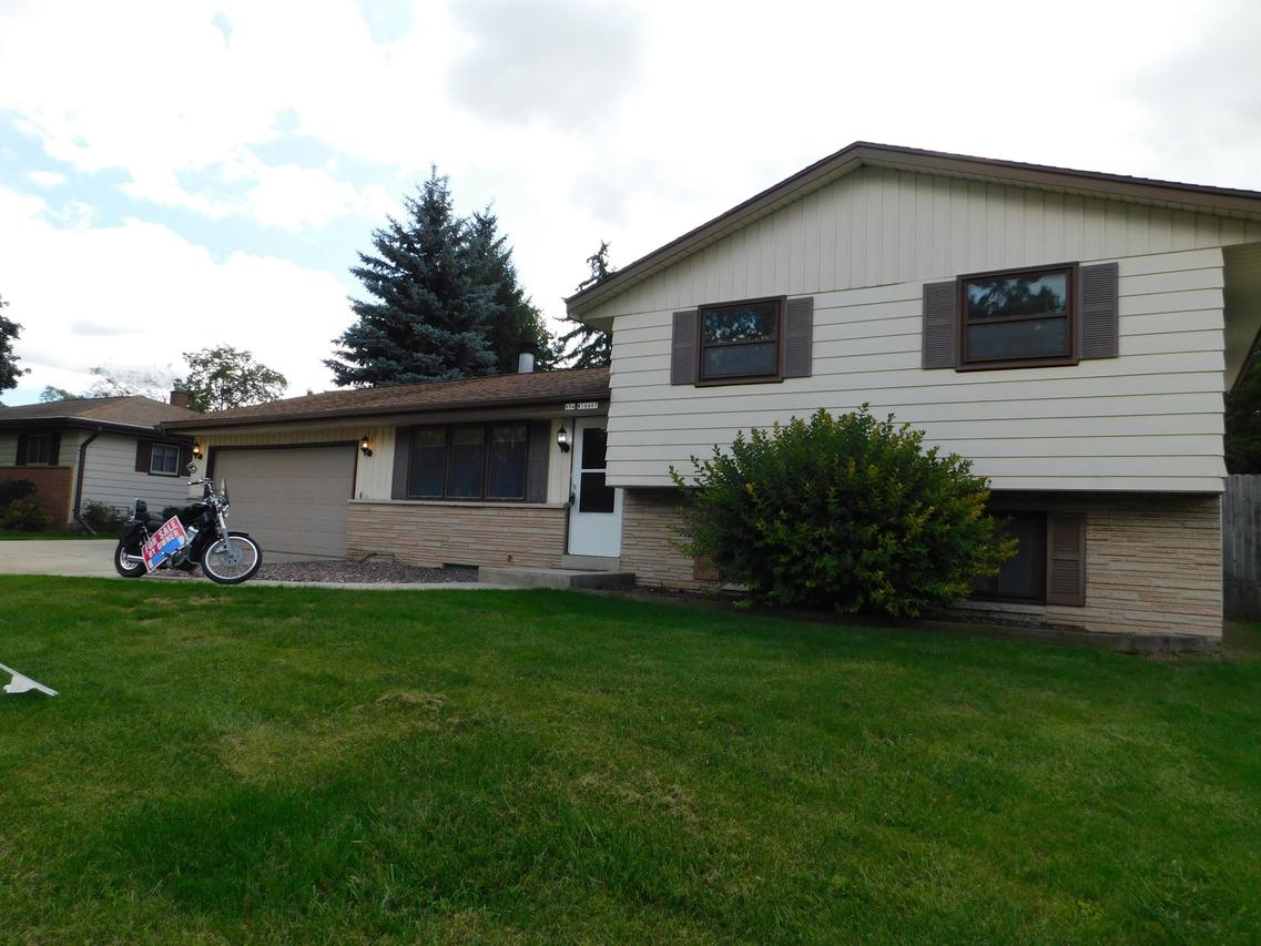 N94W16497 Cumberland Rd., Menomonee Falls, WI 53051