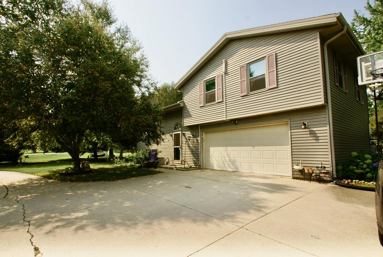 W242S10025 Lea Dr (vernon), Vernon, WI 53103