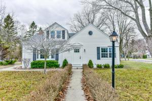 7539 N Bell Rd, Fox Point, WI 53217