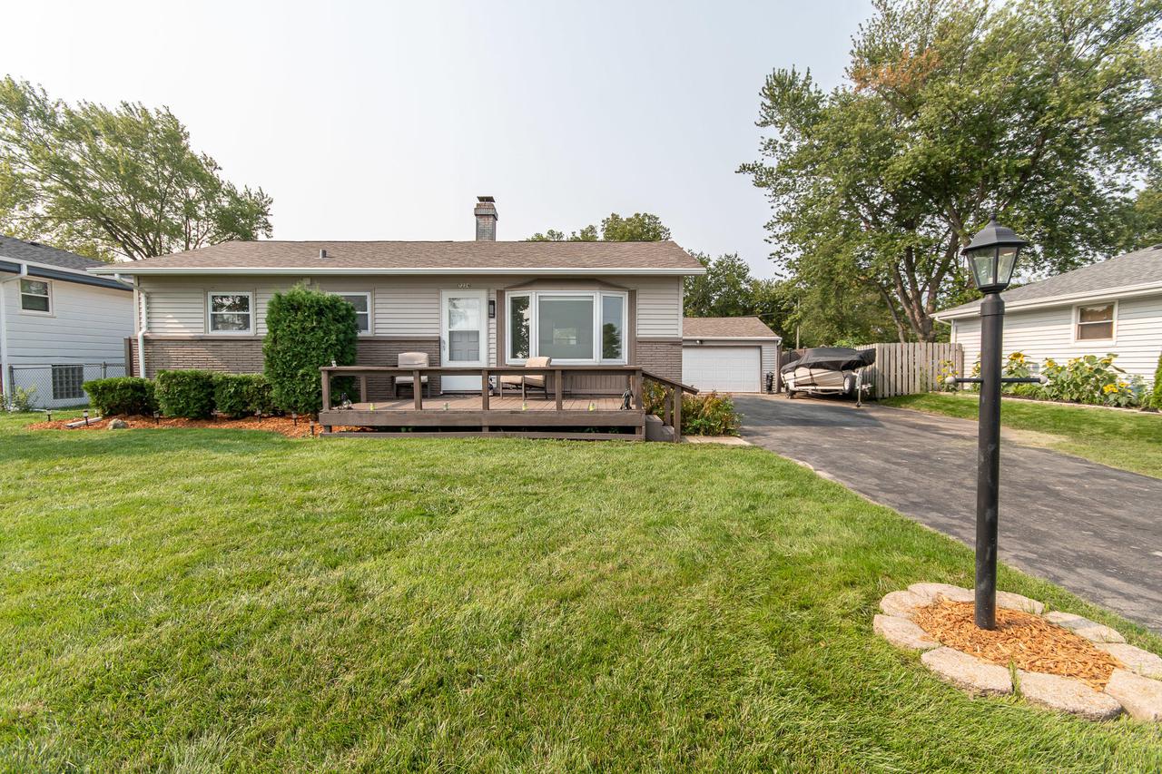 7224 Lakeshore Dr., Caledonia, WI 53402