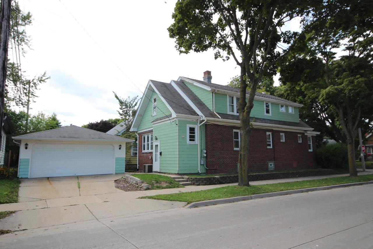 602 S 60th St, Milwaukee, WI 53214