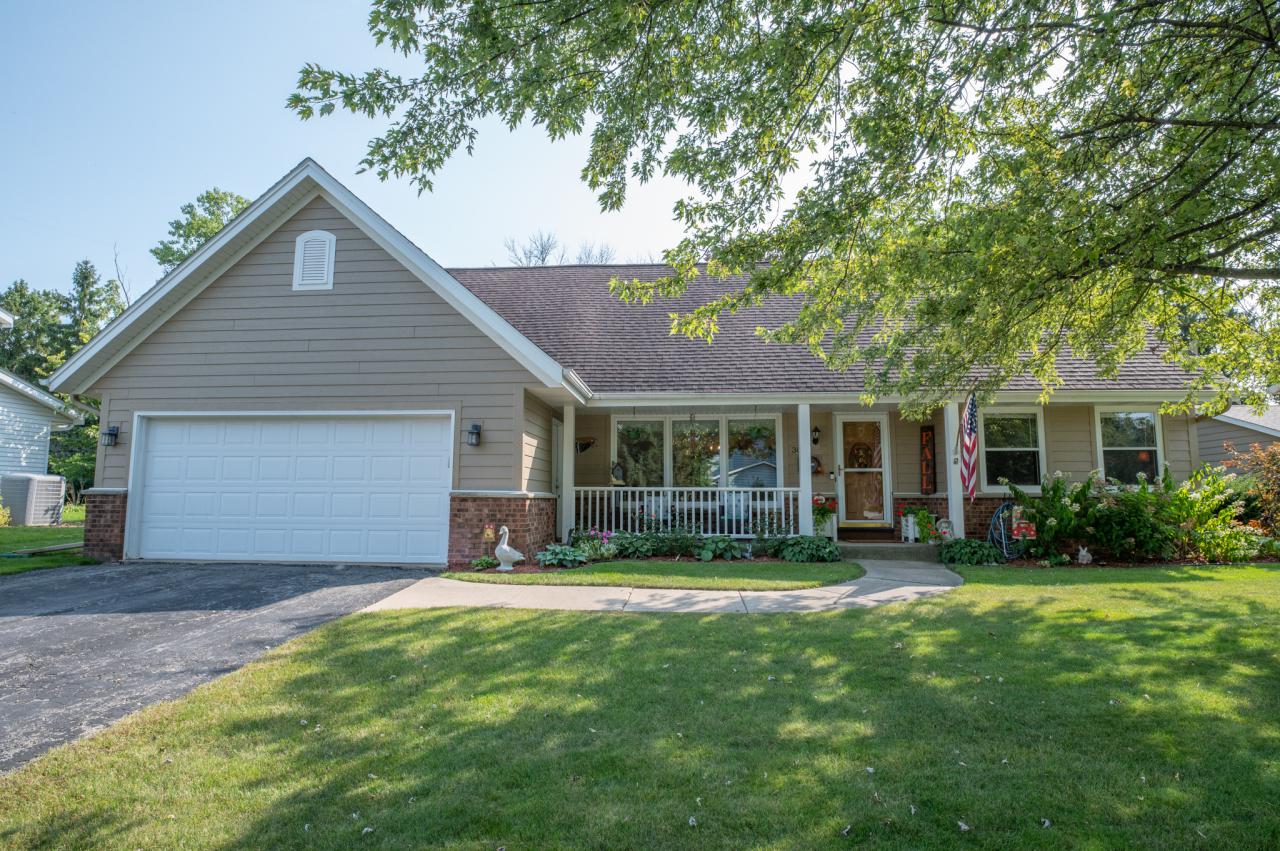 3011 Stonebridge Dr., Caledonia, WI 53404