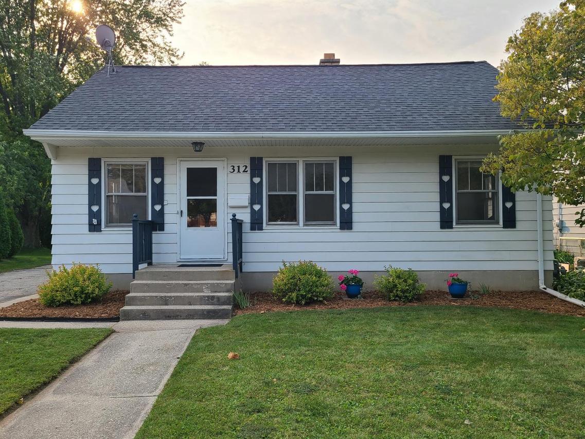 312 S Silverbrook Dr., West Bend, WI 53095