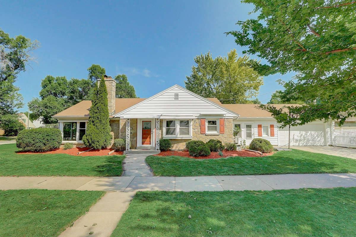 8424 W Clarke St., Wauwatosa, WI 53226