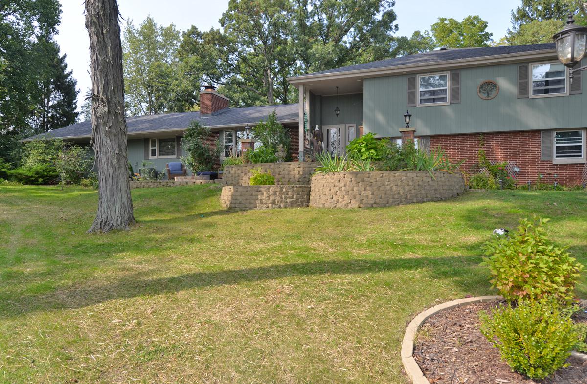 3900 North Ln, Caledonia, WI 53126