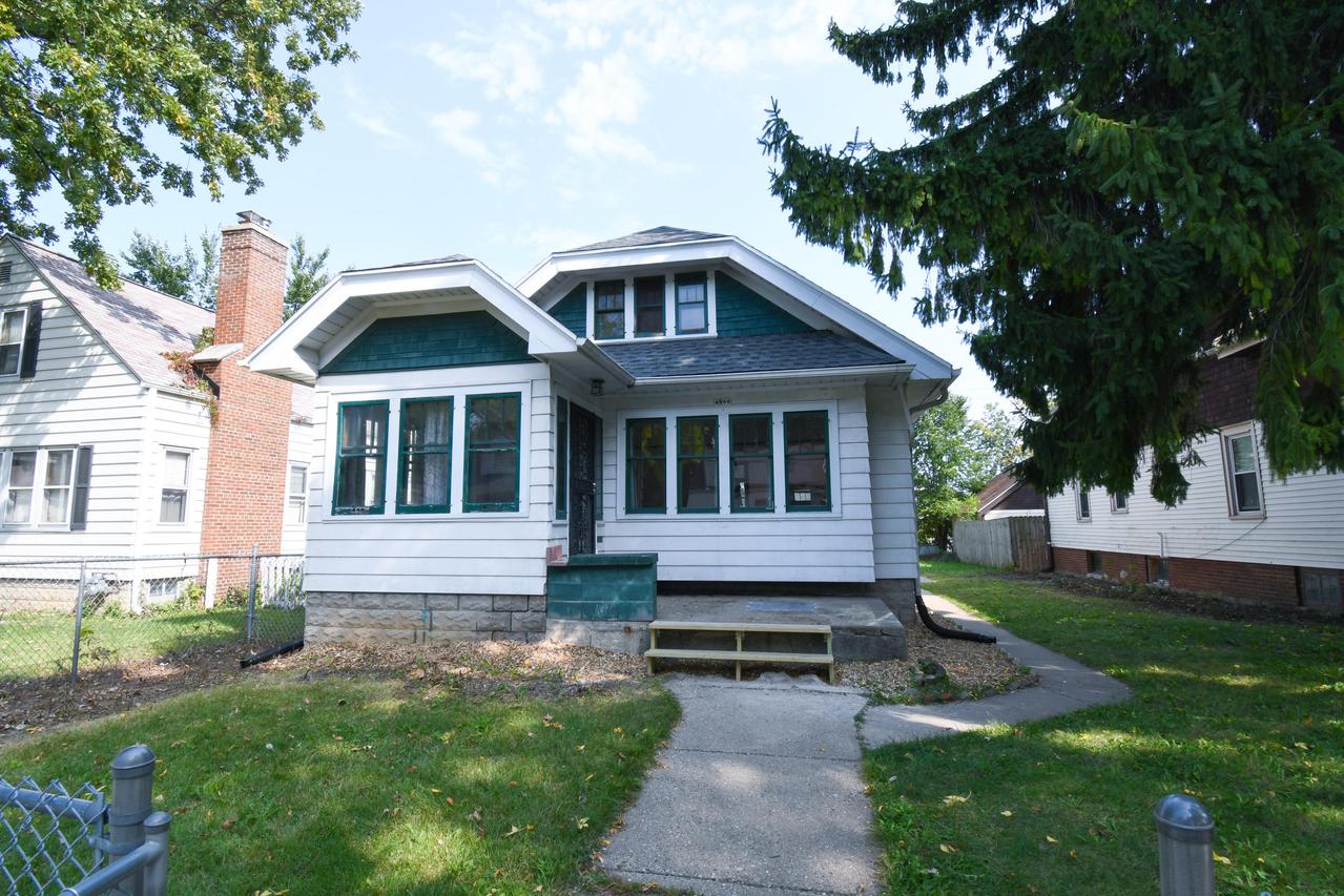4866 N 37th St, Milwaukee, WI 53209