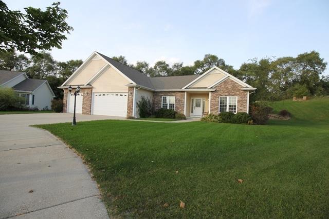 218 Lakeview Dr., Whitewater, WI 53190