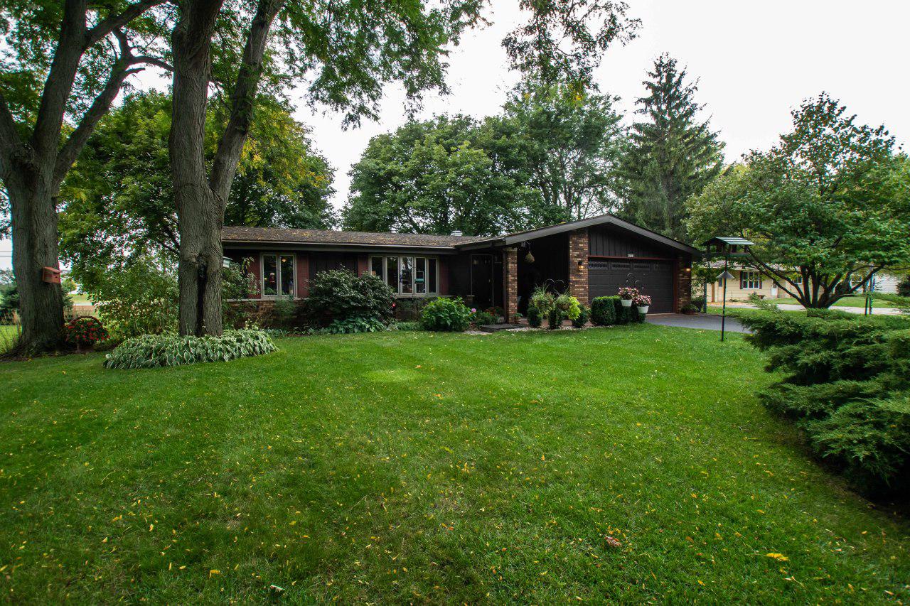 W7521 Pleasant St., Darien, WI 53115