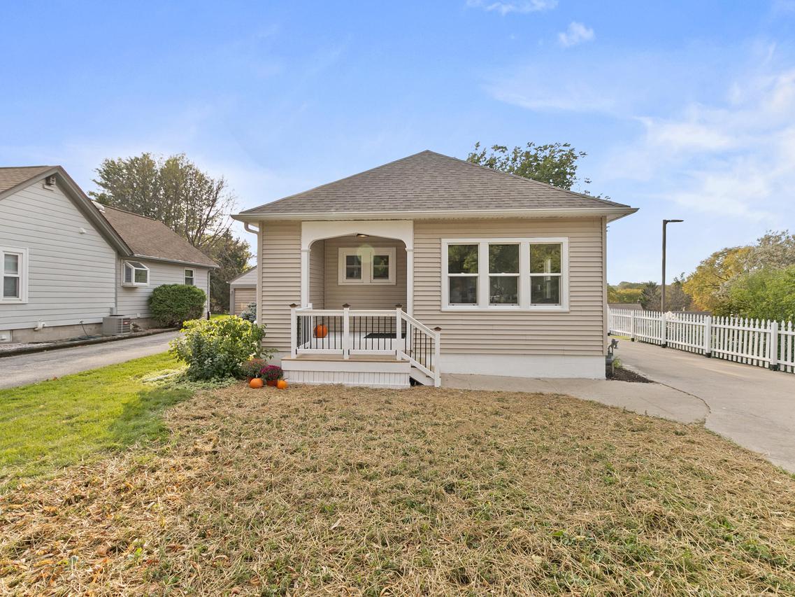 1446 Niagara Ct., Waukesha, WI 53189