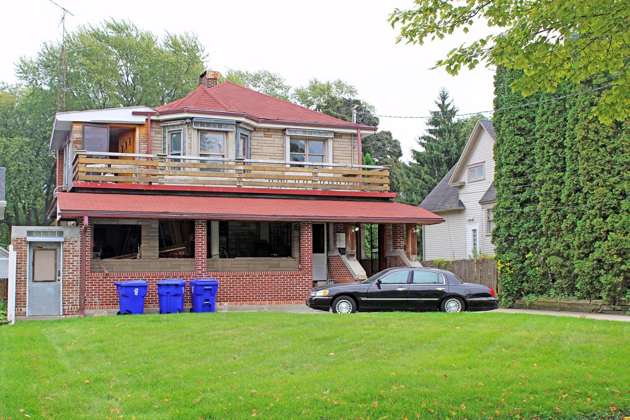 6617 5th Ave., Kenosha, WI 53143