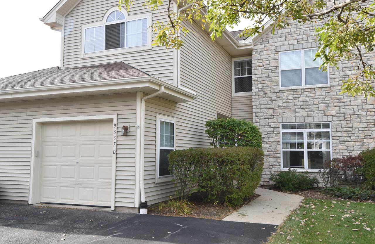 9337 S Cobblestone Way #D, Franklin, WI 53132