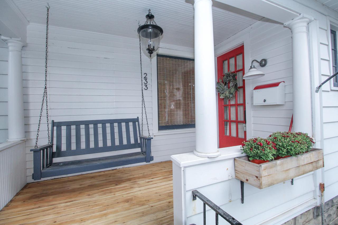 233 N Charles St, Waukesha, WI 53186