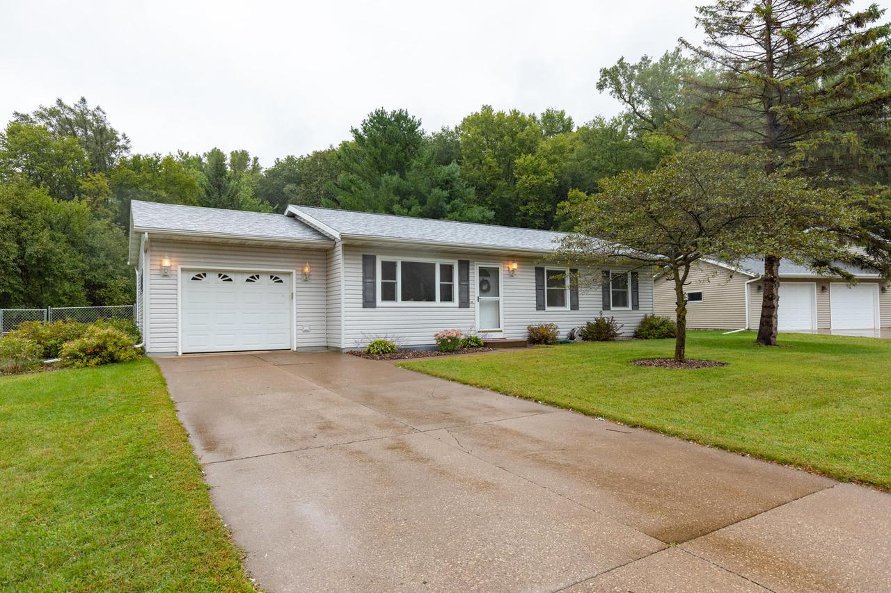 605 Evergreen, Holmen, WI 54636