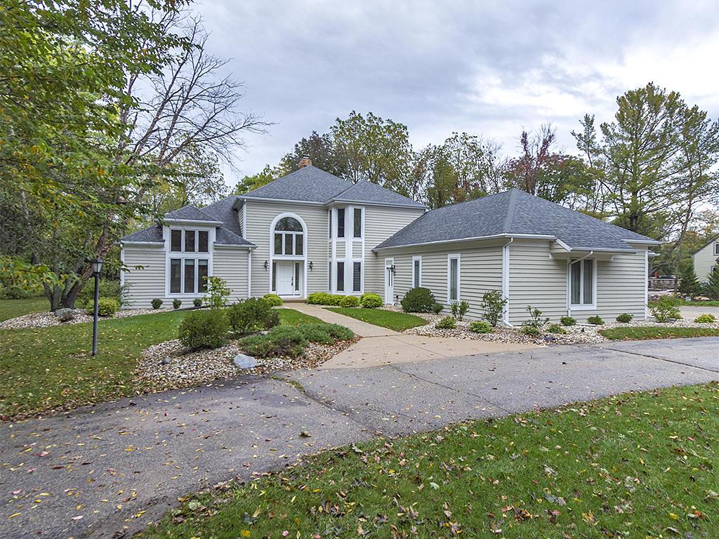 W5488 Oak Bluff Rd., Walworth, WI 53125