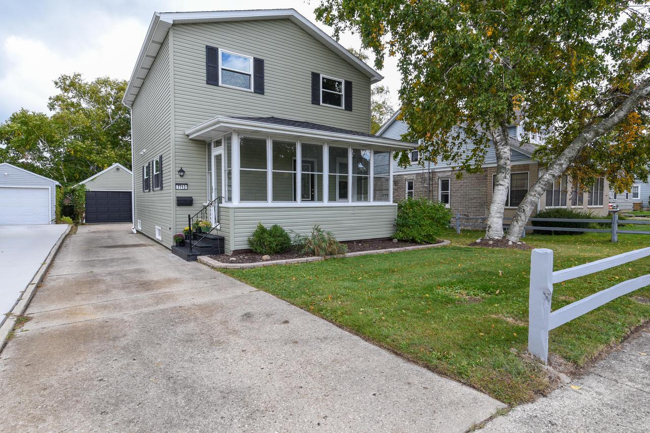 7713 7th Ave., Kenosha, WI 53143