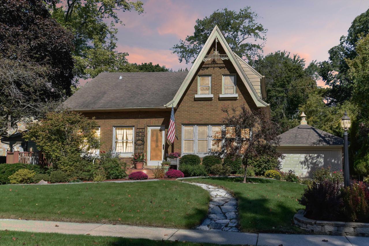 514 Brookdale Ct., South Milwaukee, WI 53172