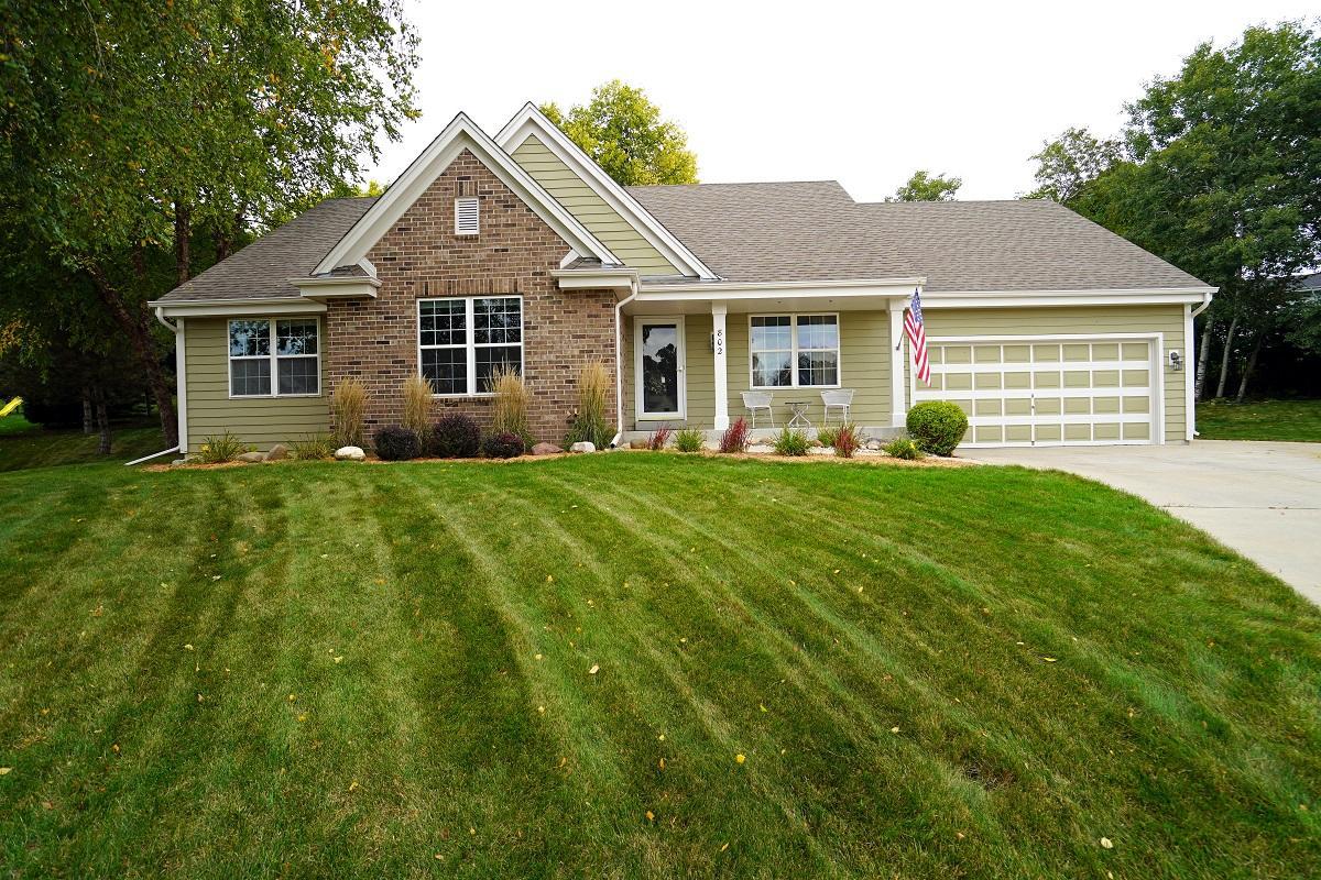 802 Glen Ridge Ct., Waukesha, WI 53188