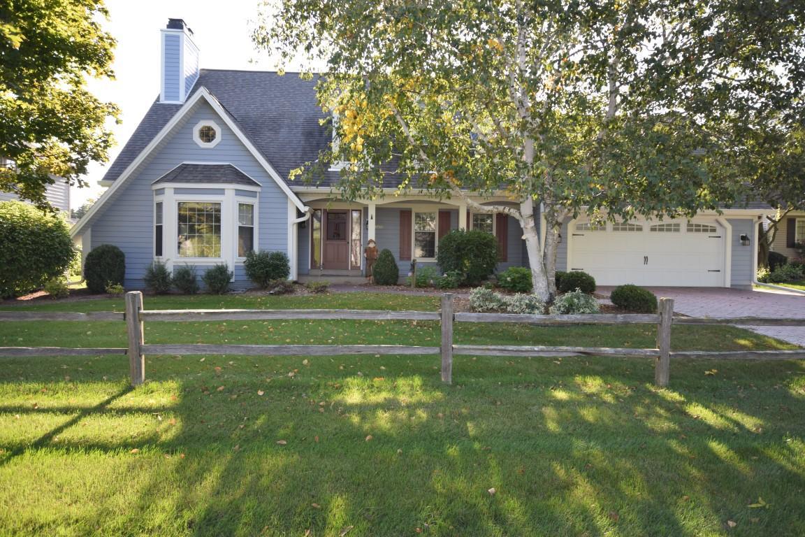 13455 W Wembly Dr, New Berlin, WI 53151