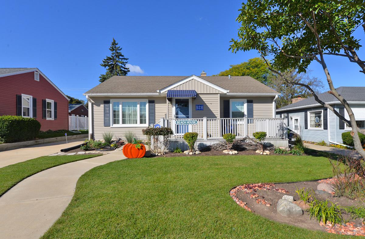 928 Oregon St, Racine, WI 53405