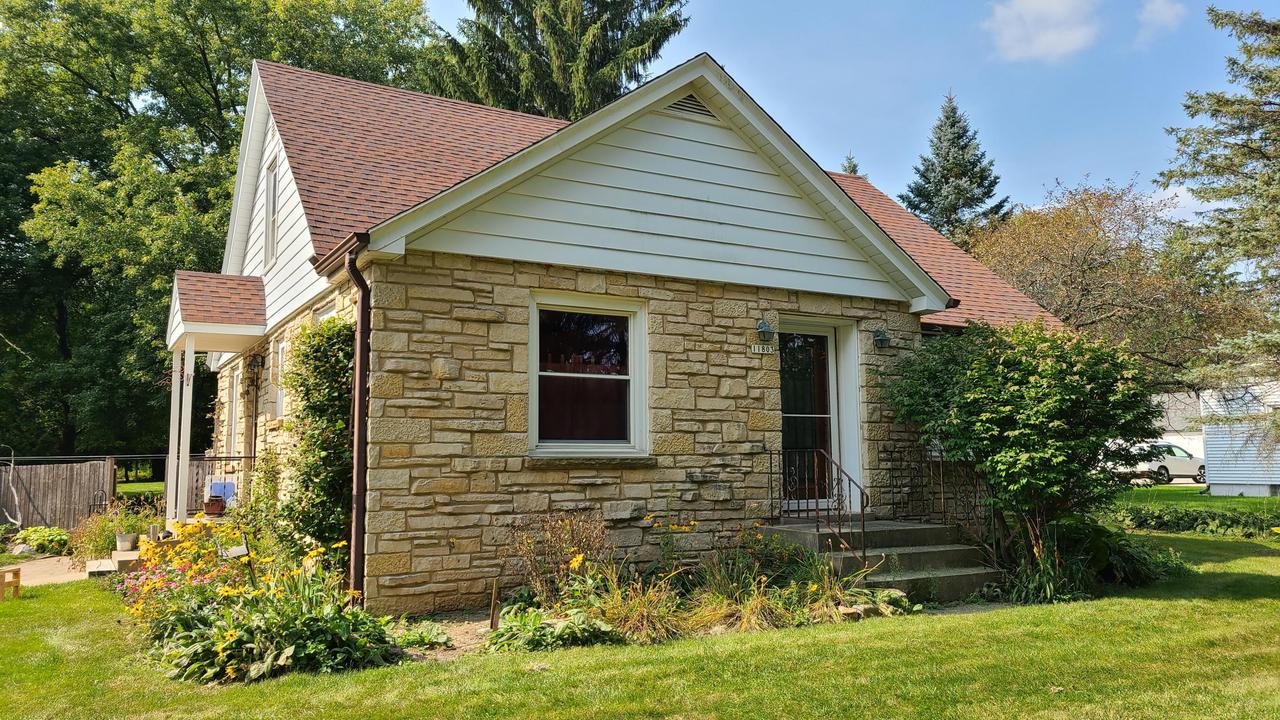 11803 N Wauwatosa Rd., Mequon, WI 53097
