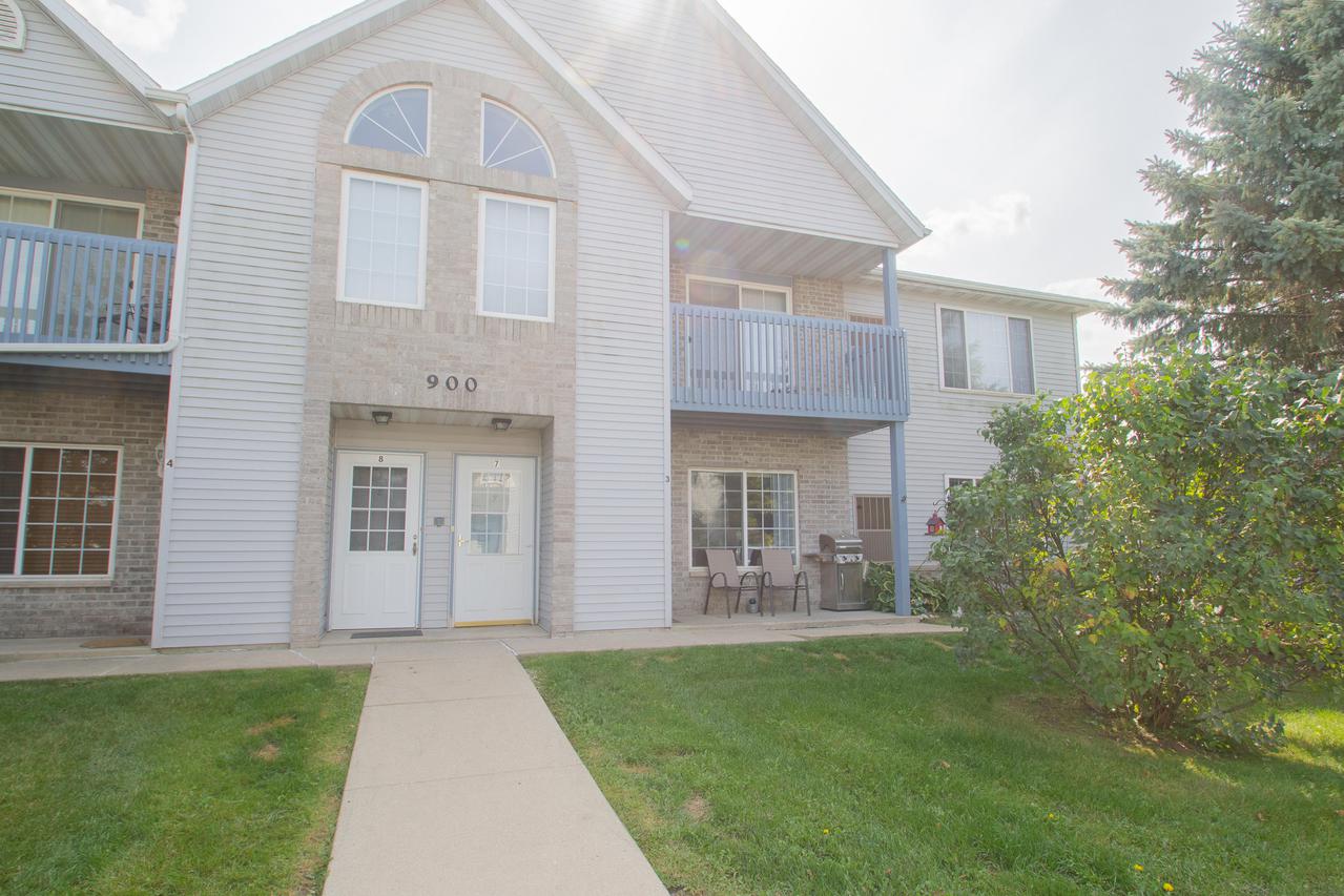 900 Fox Creek Dr. #3, Watertown, WI 53098